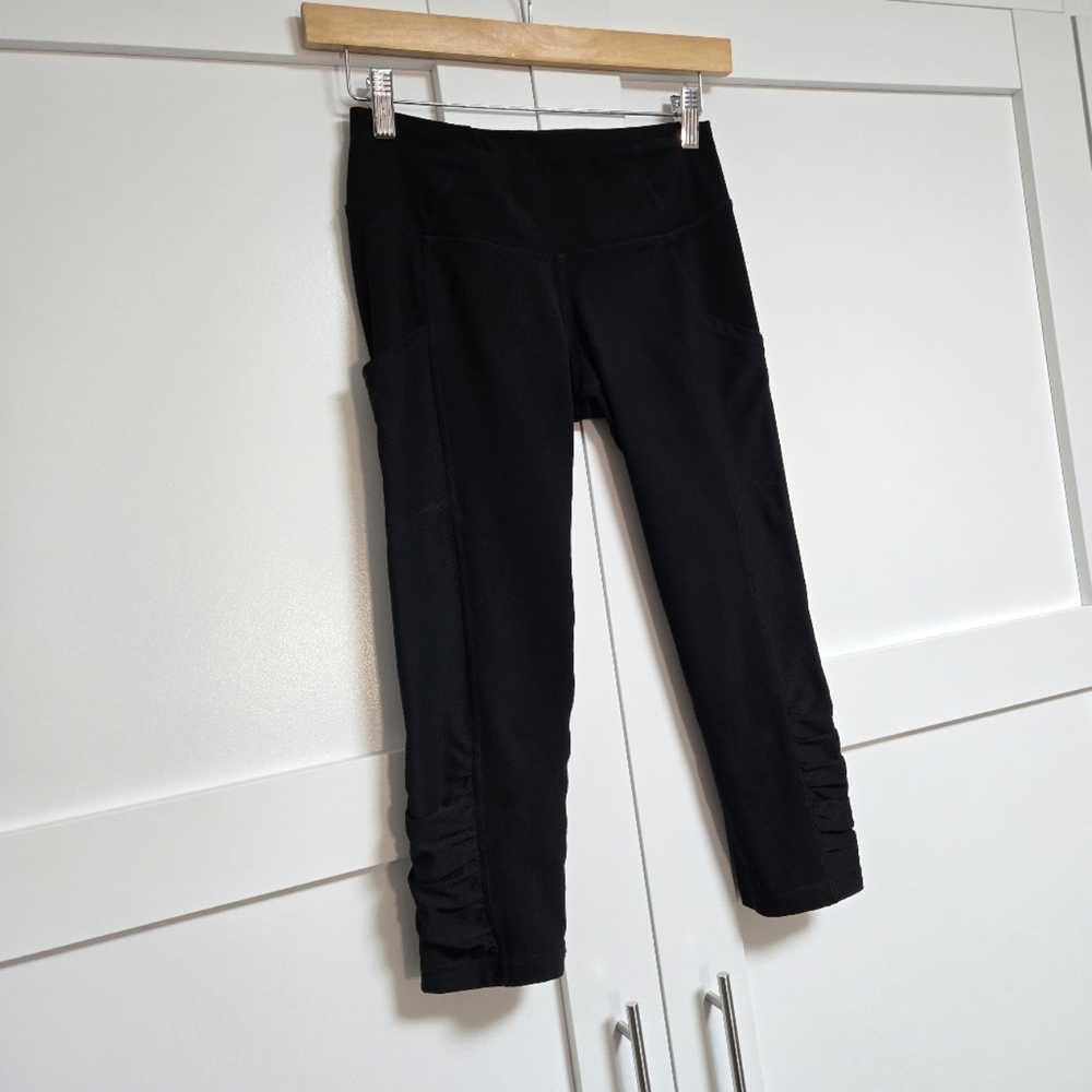 ✨️3 For $30✨️Old Navy Cropped Leggings (S)
